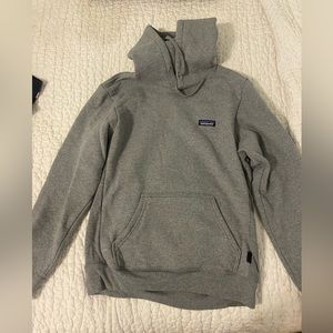 Patagonia size S regular fit grey sweatshirt new